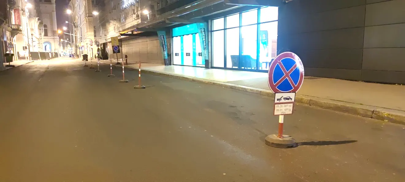 Professzionális forgalomtechnikai eszközök telepítése útlezárásokhoz és rendezvényekhez.